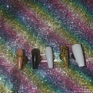 20 piece Set of Press On Nails! With Glue and file!